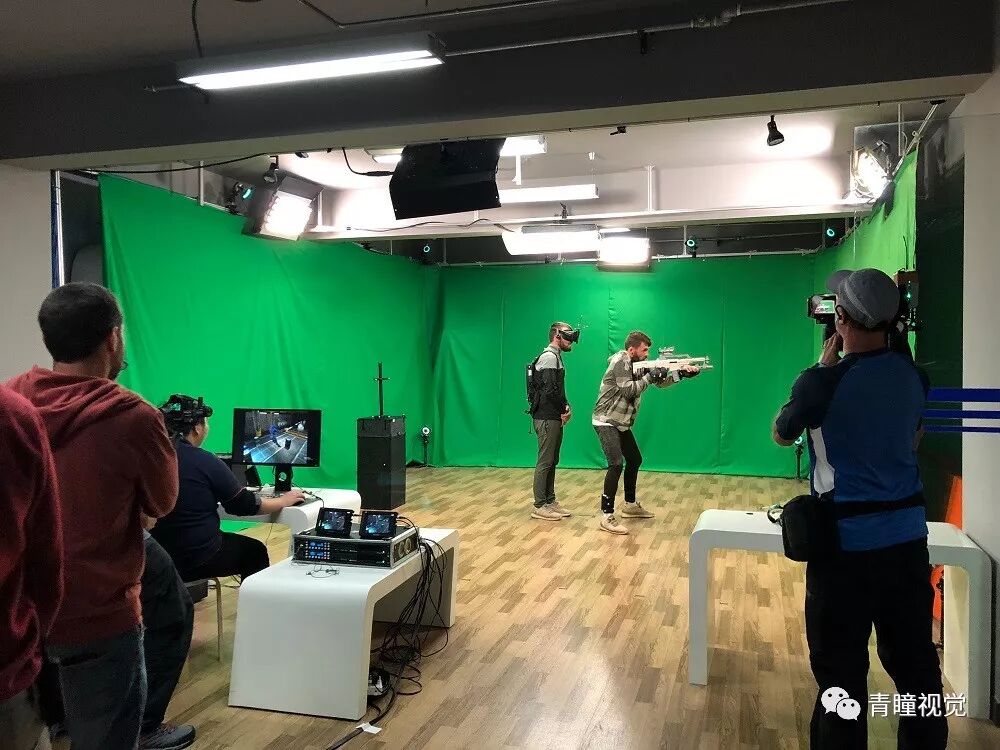Large‑Scale Virtual‑Space VR Games for The Amazing Race