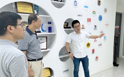 Corporate News | Wei Kaipeng, Deputy‑Director‑General of the Personnel Department of the National Radio and Television Administration, and Delegation Visit CHINGMU Shanghai Headquarters for Investigation